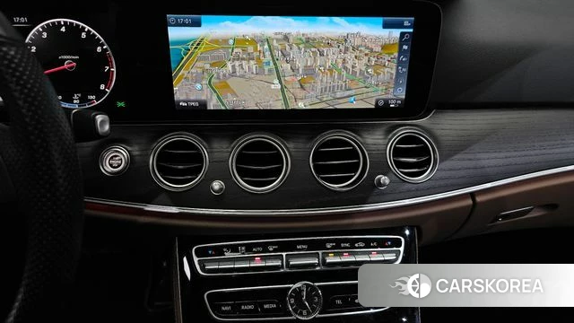 Mercedes-Benz E-Class W213 2018 Белый из Кореи, фото 5