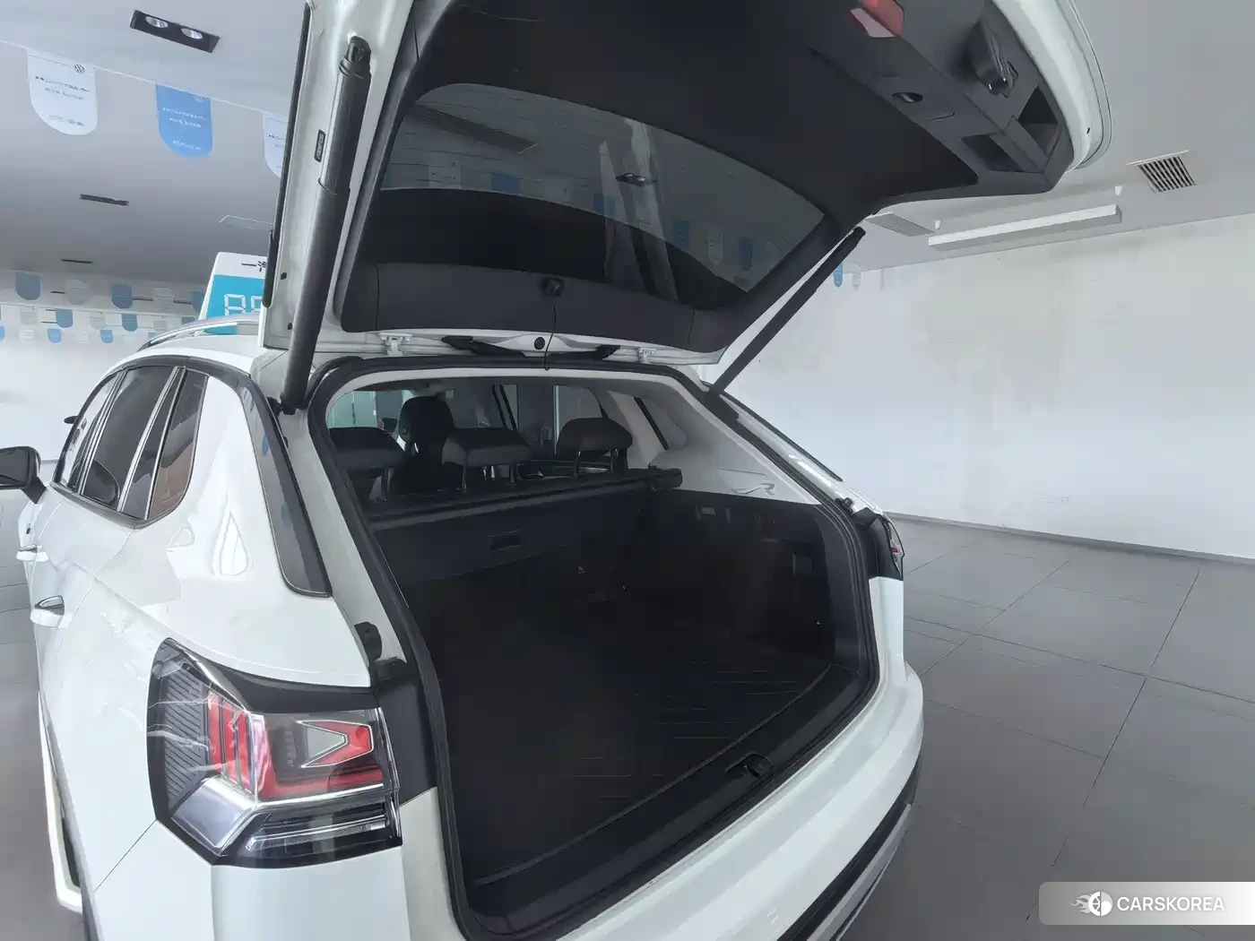 Volkswagen Tayron 2023 Белый из Китая, фото 5