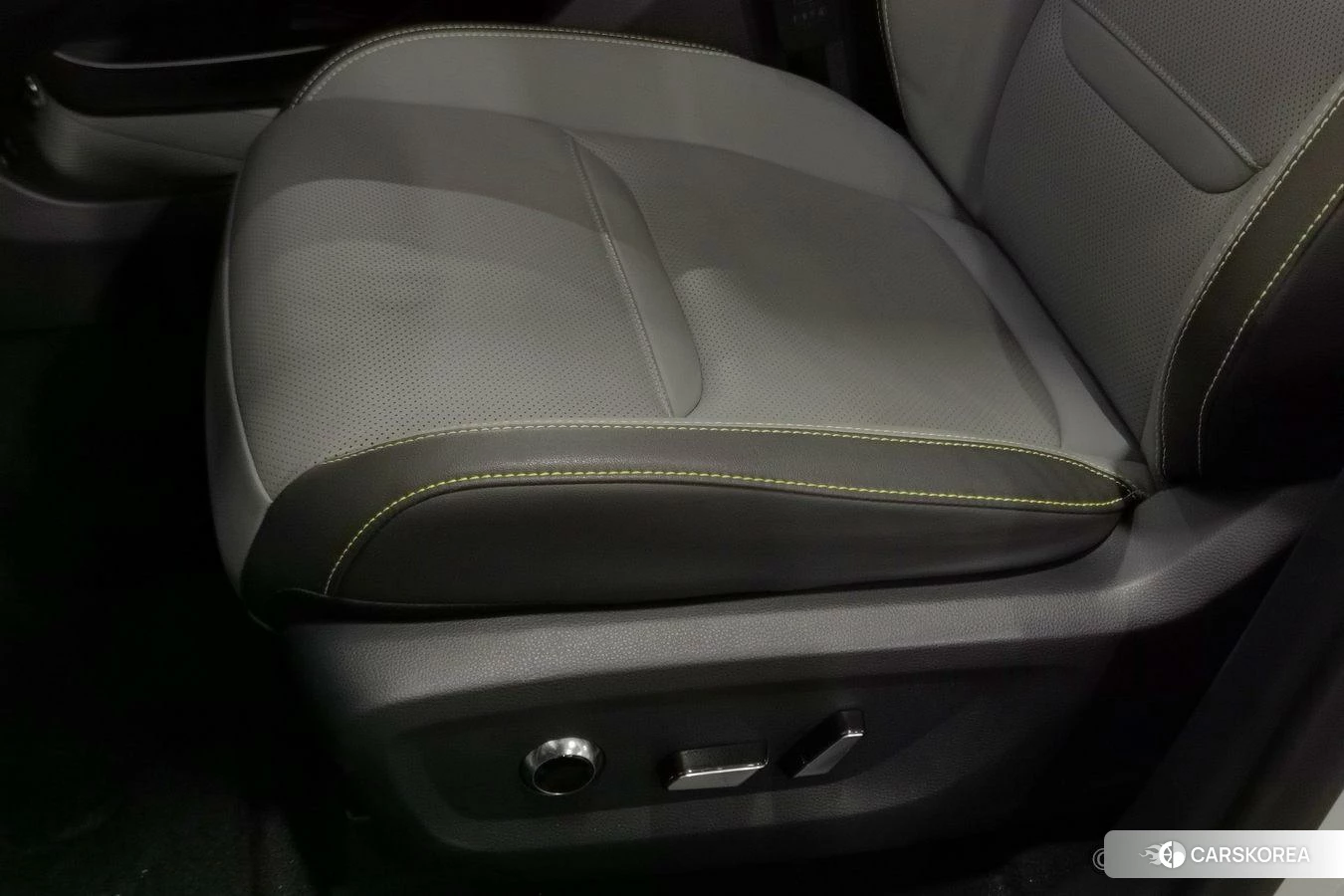 Ford Lingrui PHEV 2024 Темно-серый из Китая, фото 5