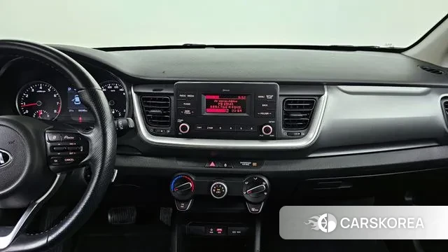 Kia Stonic 2020 Белый из Кореи, фото 5