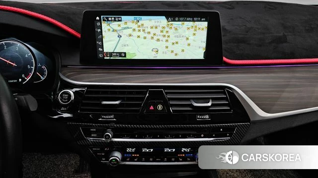 BMW 5 Series (G30) 2018 Белый из Кореи, фото 5