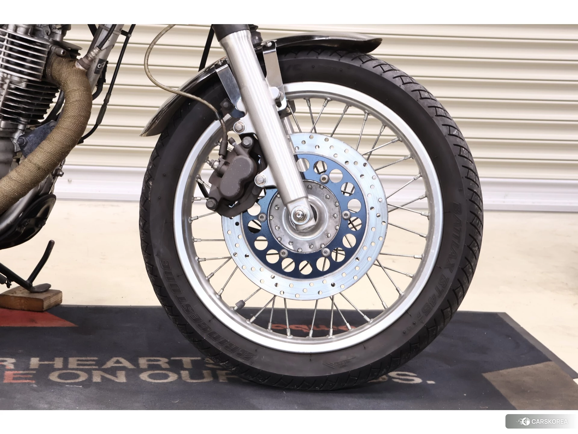 Проданный Yamaha SR 400 2014 из Японии, фото 3