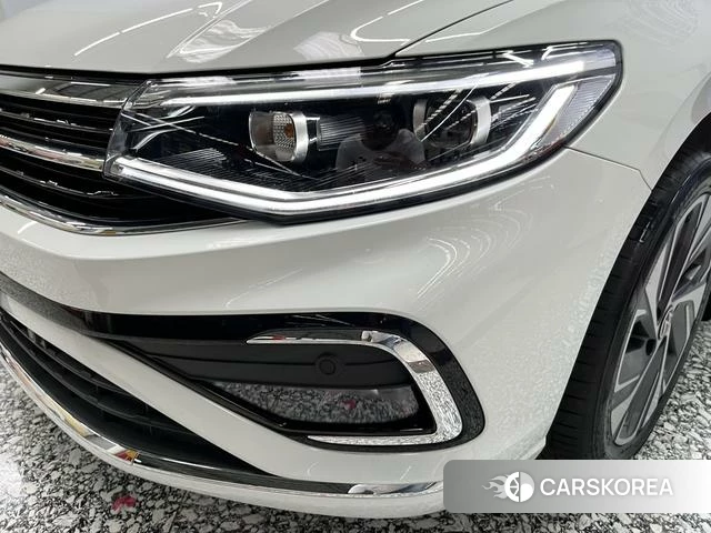Volkswagen Bora 2024 Белый из Китая, фото 5