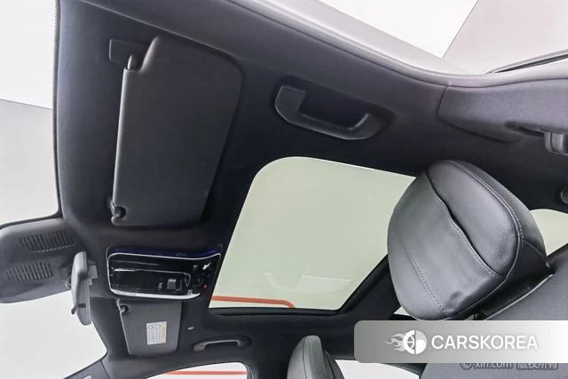 Mercedes-Benz C-class PHEV 2024 Белый из Китая, фото 5