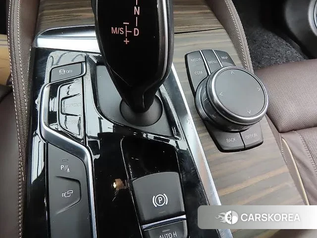 BMW 5 Series (G30) 2018 Небесно-голубой из Кореи, фото 5