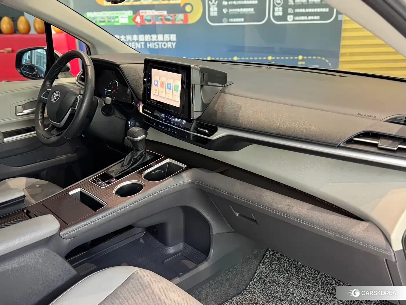Toyota Sienna 2022 Silver/gray из Китая, фото 5