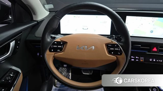 Kia EV6 2023 Черный из Кореи, фото 5