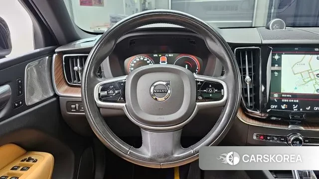 Volvo XC60 second Generation 2021 Черный из Кореи, фото 5