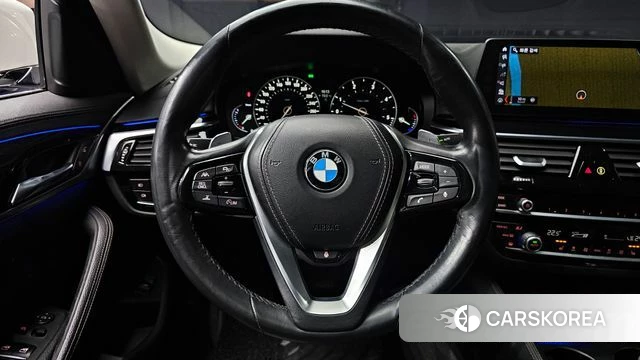 BMW 5 Series (G30) 2018 Белый из Кореи, фото 5