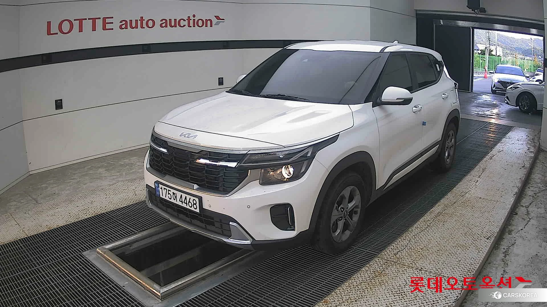 Kia Seltos 2024 Snow White Pearl из Кореи, фото 5