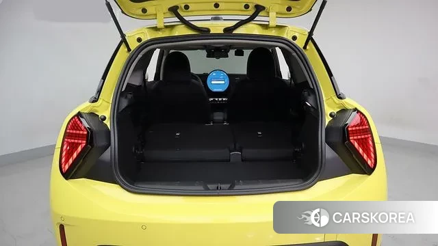 Mini Cooper C 4th generation 2025 Желтый из Кореи, фото 5