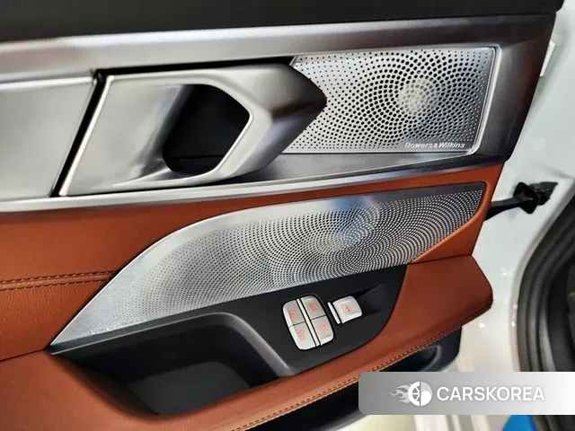 BMW 8 Series (G15) 2023 Белый из Кореи, фото 5