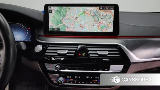 BMW 5 Series (G30) 2023 Белый из Кореи, фото 5