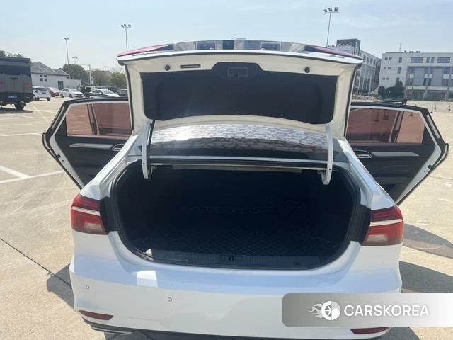 Roewe i6 classic 2019 Белый из Китая, фото 5