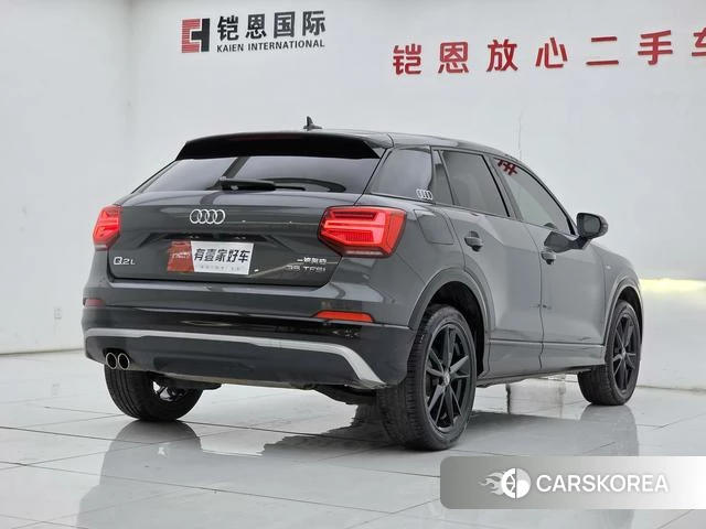 Audi Q2L 2021 Темно-серый из Китая, фото 5