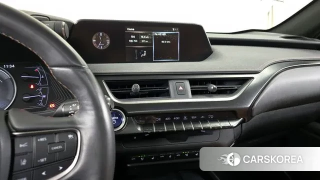 Lexus UX250h 2019 Белый из Кореи, фото 5