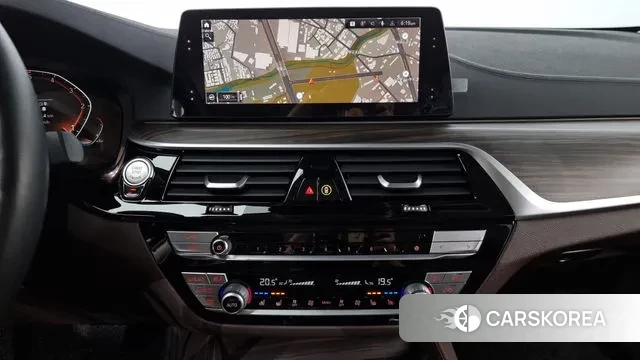 BMW 5 Series (G30) 2019 Белый из Кореи, фото 5