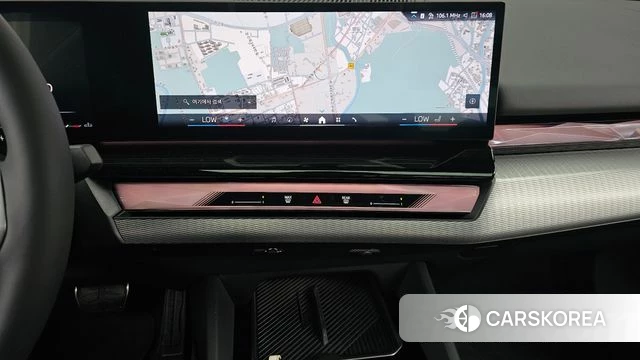 BMW 5 Series (G60) 2025 Цвет галактики из Кореи, фото 5