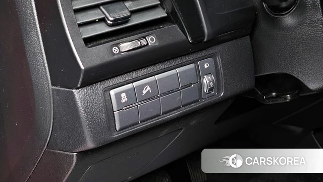 Ssangyong Rexton Sports Cannes 2020 Красный из Кореи, фото 5