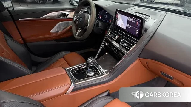 BMW 8 Series (G15) 2023 Серебристо-серый из Кореи, фото 5