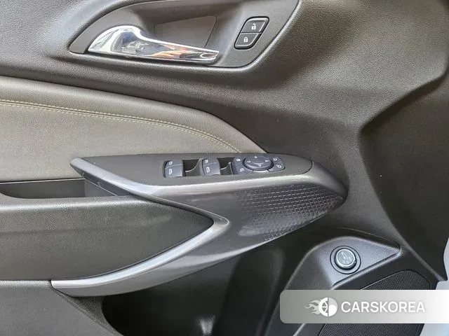 Chevrolet (GM Daewoo) Trax Crossover 2023 Белый из Кореи, фото 5