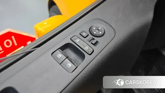 Hyundai Staria 2022 Желтый из Кореи, фото 5