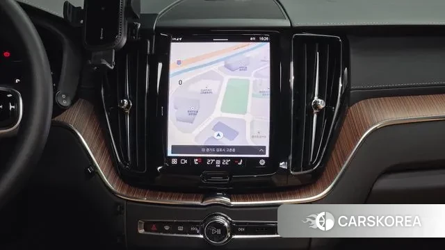 Volvo XC60 second Generation 2023 Белый из Кореи, фото 5