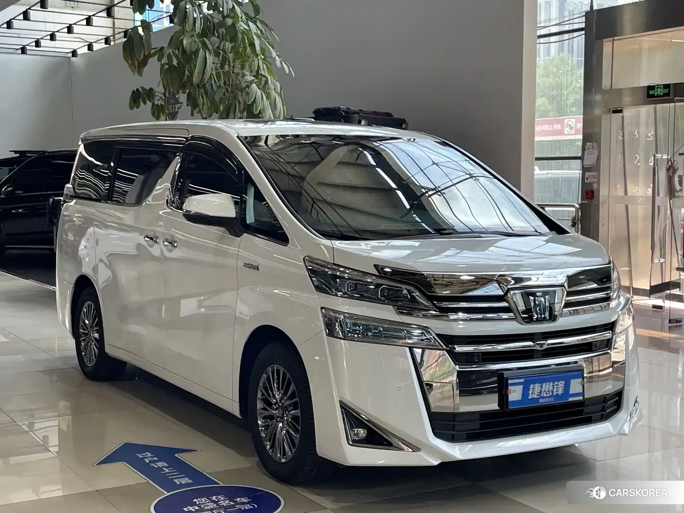 Toyota Vellfire 2021 Белый из Китая, фото 5