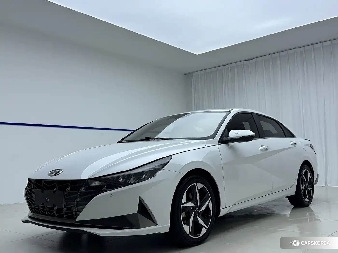 Hyundai Elantra 2023 Белый из Китая, фото 6