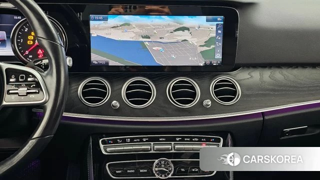 Mercedes-Benz E-Class W213 2018 Белый из Кореи, фото 5