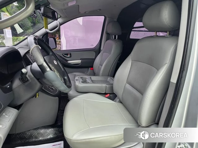 Hyundai Grand Starex 2023 Серебряный из Кореи, фото 5