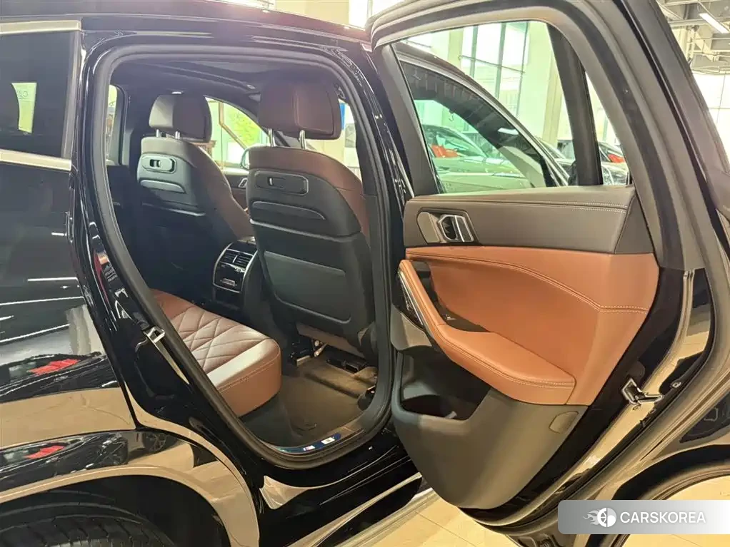BMW X6 2025 Черный из Китая, фото 5