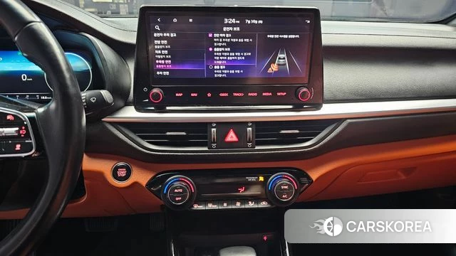 Kia The New K3 2nd generation 2021 Белый из Кореи, фото 5