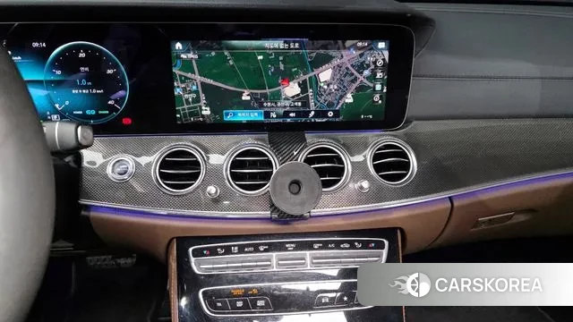 Mercedes-Benz E-Class W213 2021 Белый из Кореи, фото 5