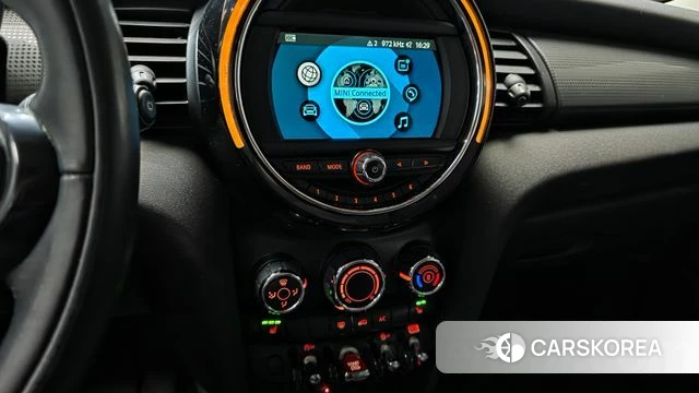 Mini Cooper 2018 Жемчужный цвет из Кореи, фото 5