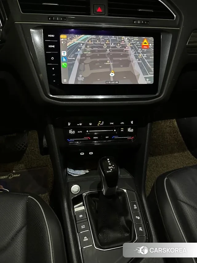 Volkswagen Tiguan Allspace 2023 Черный из Кореи, фото 5