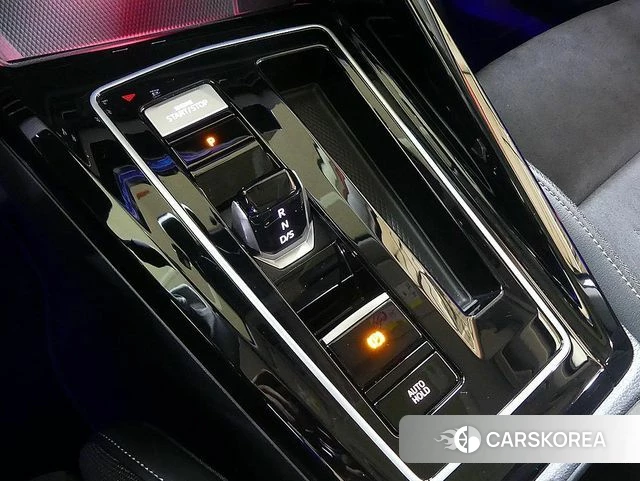Volkswagen Golf 8th Generation 2026 Серебристо-серый из Кореи, фото 5