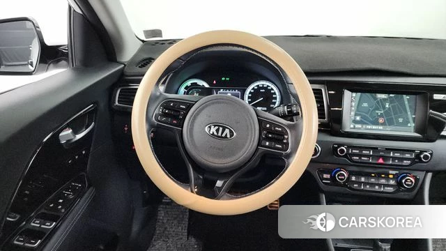 Kia Niro 2018 Белый из Кореи, фото 5