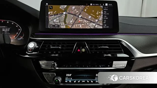 BMW 5 Series (G30) 2022 Белый из Кореи, фото 5