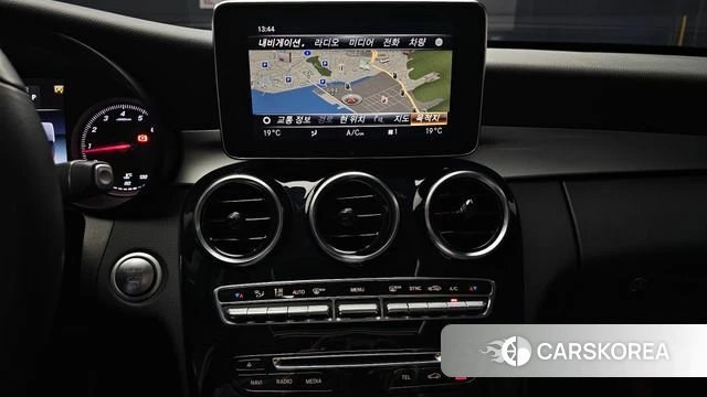 Mercedes-Benz C-Class W205 2018 Белый из Кореи, фото 5