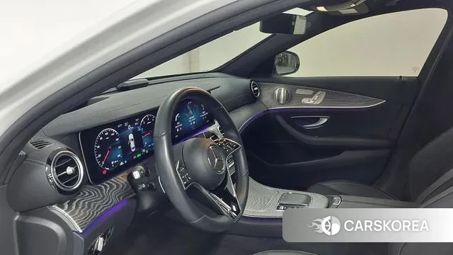 Mercedes-Benz E-Class W213 2023 Белый из Кореи, фото 5