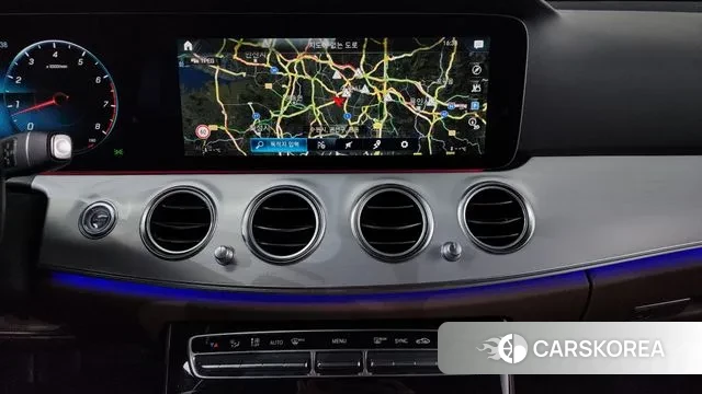 Mercedes-Benz E-Class W213 2021 Белый из Кореи, фото 5