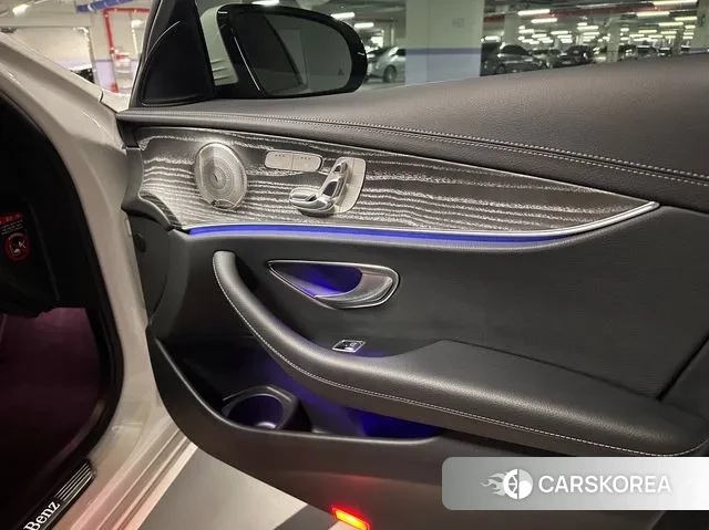 Mercedes-Benz E-Class W213 2022 Белый из Кореи, фото 5