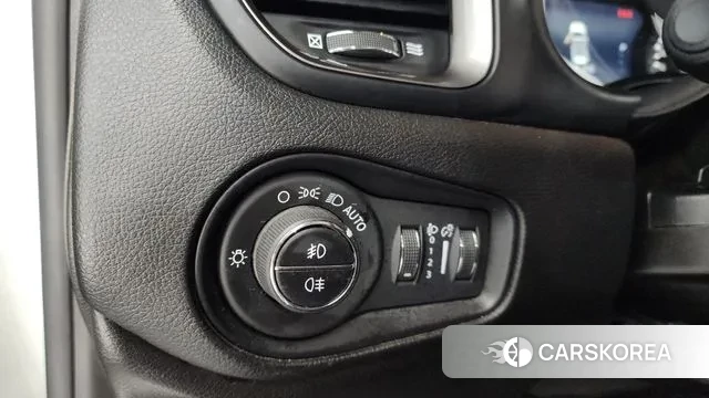 Jeep Renegade id 2902659 из Кореи 5