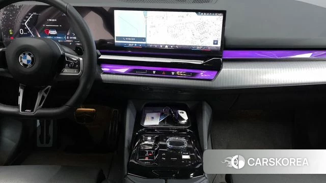 BMW 5 Series (G60) 2023 Белый из Кореи, фото 5