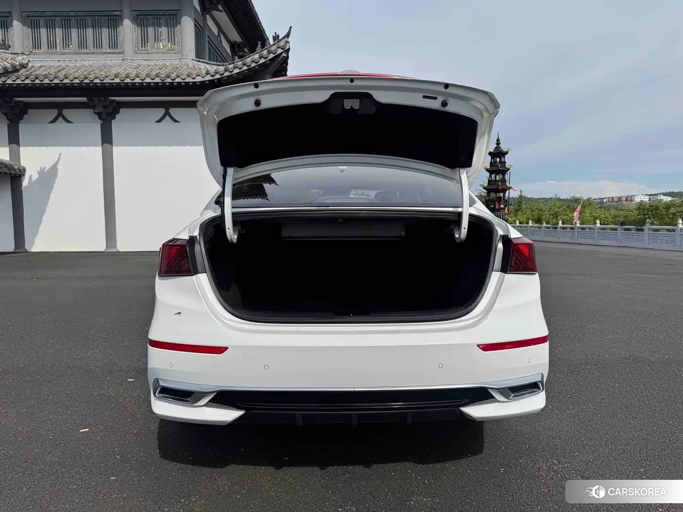 Kia K3 2022 Белый из Китая, фото 5