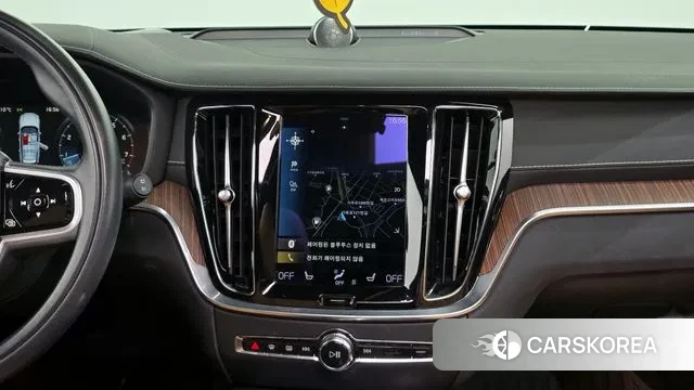 Volvo V60 Cross-Country 2nd Generation 2022 Серебристо-серый из Кореи, фото 5