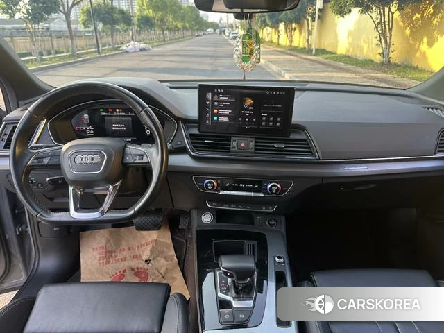 Audi Q5L Sportback 2021 Серебристо-серый из Китая, фото 5