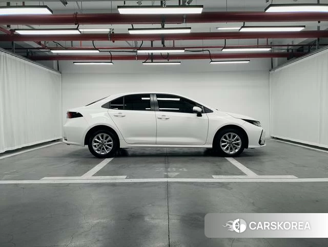 Toyota Corolla 2021 Белый из Китая, фото 5