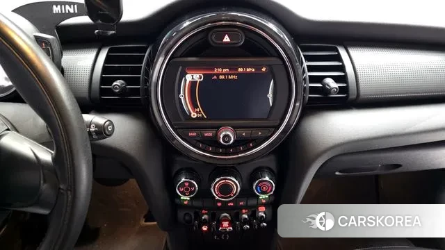 Mini Cooper 2018 Красный из Кореи, фото 5